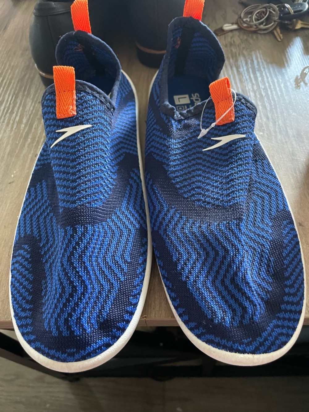 Speedo junior large blue surf walker slip on blue knit water shoes fits 4-5 new